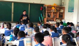 上课传纸条吃瓜娱乐,揭秘学生们的“吃瓜”娱乐时光